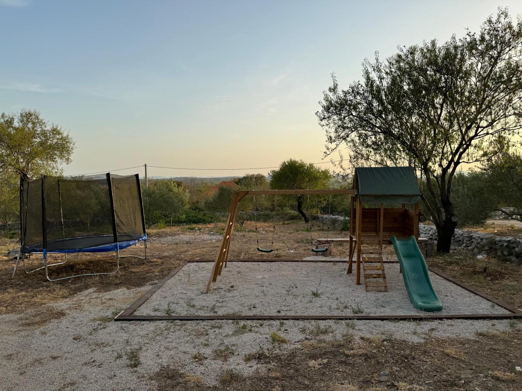 Relax And Unwind: Family-Friendly House Near Zadar In Zagrad Villa Exterior photo